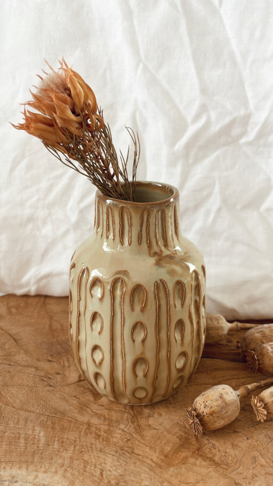 Creamy/Brown Vase